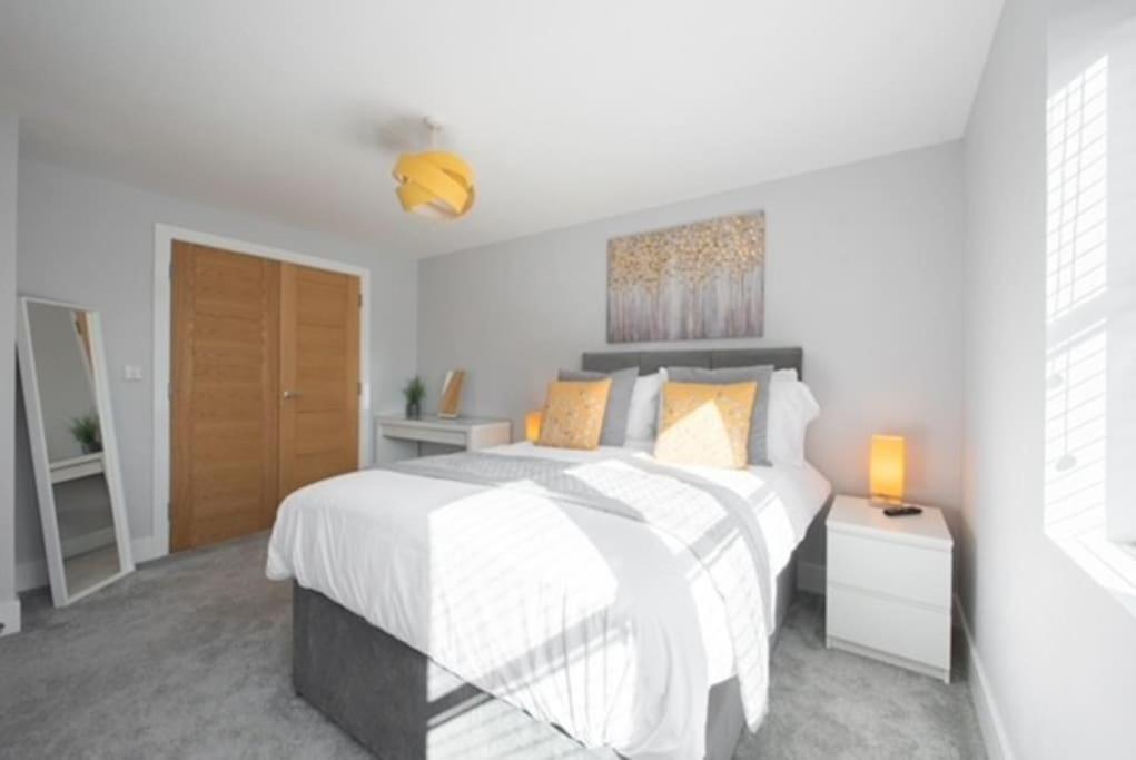 Beautiful, Spacious 1 Bed Flat Brentwood Exterior foto